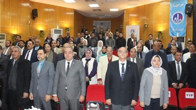 محافظ القليوبية يُشارك بجلسة التشاور المُجتمعي لمشروع توسعات شركة القاهرة لتكرير البترول