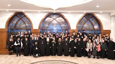 البابا تواضروس يستقبل فوج سياحي من الكنيسة الرومانية