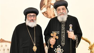 البابا تواضروس يستقبل نيافة الأنبا رويس