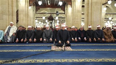 الجامع الأزهر يؤدي صلاة التراويح في الليلة الأولى من شهر رمضان المبارك 