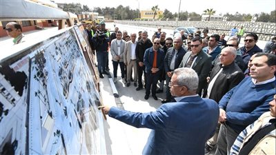 وزير الإسكان يتفقد وحدات 