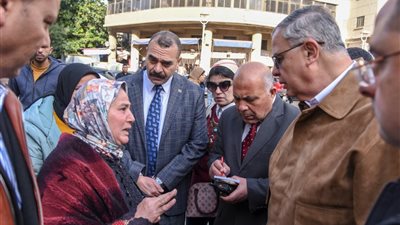 محافظ الإسكندرية يأمر بتحرير محاضر واغلاق وتشميع عدد من المحال