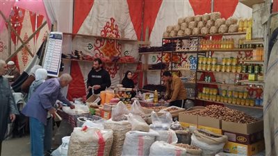 إقامة معرض «أهلا رمضان» لعرض السلع الغذائية بأسعار مخفضة للمواطنين بأبوحماد في الشرقية