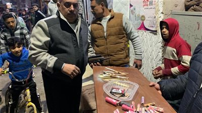 محافظة الجيزة تضبط 2000 وحده العاب نارية متنوعة بمركز أوسيم ومصادرتها