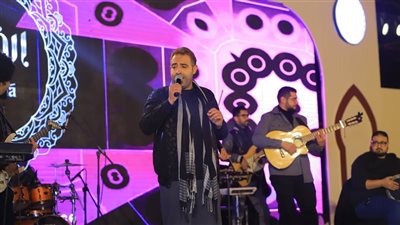 محمد عدوية يحيي ليلة رمضانية مميزة في خيمة 