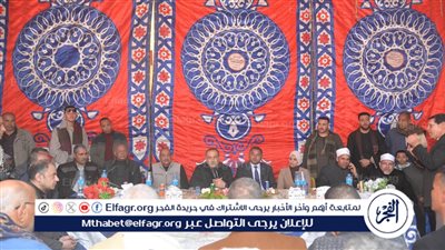 محافظ أسيوط يلتقي المواطنين بمركز البداري للإستماع لمطالبهم وحلها 