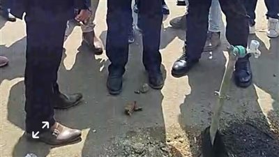 حنفية مياة تثير أزمة على طريق رئيسي بأبوالنمرس ومحافظ الجيزة يوجه بإزالتها 