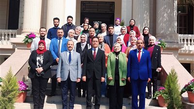 رئيس جامعة بنها يكرم خريجي الدفعة الأولى لـ مبادرة سفراء جامعة بنها للتنمية المستدامة