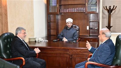 أسامة الأزهري يستقبل رئيس هيئة الأوقاف الجديد ويوجه الشكر للسابق