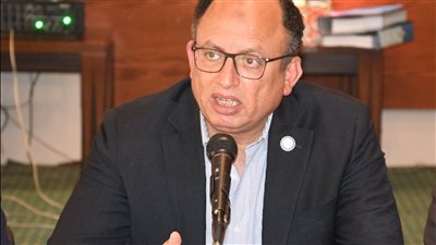 رئيس جامعة حلوان يهنئ الدكتور علاء عبد السلام لتوليه رئاسة دار الأوبرا المصرية