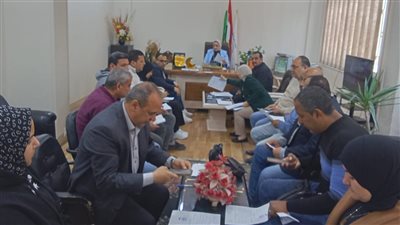 رئيس جامعة المنصورة يعقد اجتماعًا لمتابعة خطة التحول الرقمي بمستشفيات الجامعة