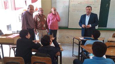 مدير التعليم العام بالدقهلية يتابع مدارس إدارة غرب المنصورة التعليمية