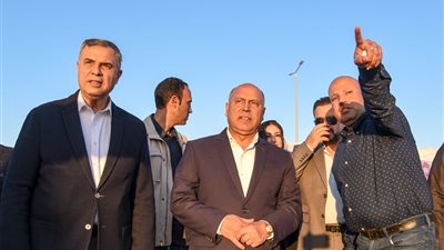 الوزير ومحافظ الإسكندرية يتفقدان مشروع انشاء محور تقاطع طريق حسن علام بمدينة برج العرب
