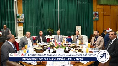 رئيس جامعة أسيوط يشارك في إفطار معهد جنوب مصر للأورام بالجامعة 