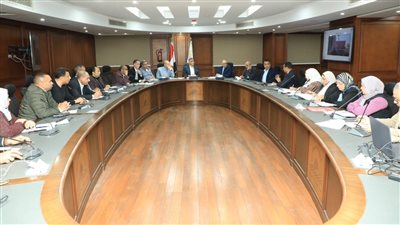 محافظ الجيزة يبحث الشكاوى والطلبات المقدمة من مواطني أحياء ومراكز الهرم وجنوب الجيزة وكرداسة ومنشأة القناطر