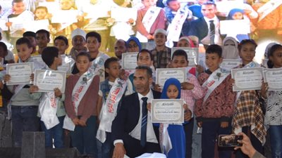 بالصور..تكريم 270 حافظا للقران الكريم بالضبعيه غرب الأقصر 