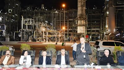 وزير قطاع الأعمال العام ومحافظ أسوان يشاركان العاملين بشركة كيما الإفطار الجماعى بمناسبة شهر رمضان المعظم