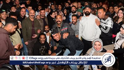 فركش.. أبطال “العتاولة 2” يحتفلون بانتهاء التصوير في إحدى المصانع بحلوان (صور)