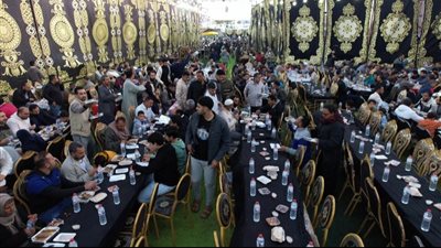 إفطار 3 ألاف صائم على مائدة واحدة بكفر شكر 