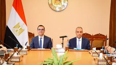 اجتماع تنسيقي بين وزارتي الخارجية والهجرة والاستثمار والتجارة الخارجية لدعم الاقتصاد الوطني