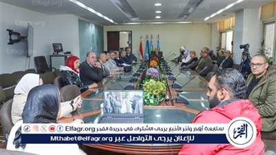 اجتماع موسع بشركة الصرف الصحي بالإسكندرية لبحث دعم المناطق غير المخدومة