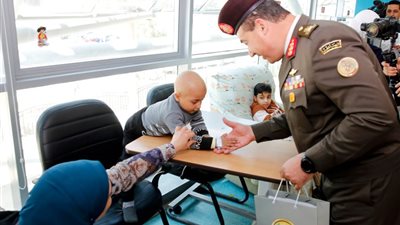 قوات الدفاع الشعبى والعسكرى تنظم زيارة لعدد من طلبة الجامعات الحكومية ومدارس التأسيس إلى مستشفى سرطان الأطفال