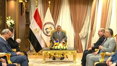 وزير الإنتاج الحربي يستقبل السفير الأرميني لبحث أوجه التعاون في مجالات التصنيع العسكري والمدني