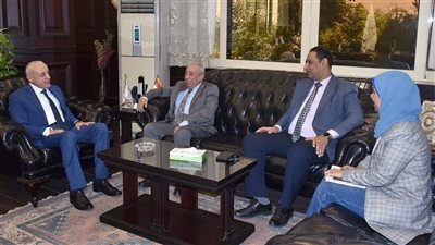 صور.. محافظ الأقصر يستقبل النقيب العام لمهندسي مصر