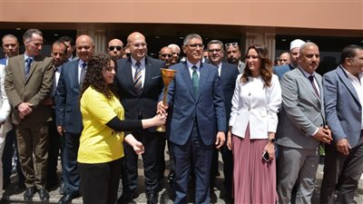 محافظ الجيزة يوقِد الشعلة إيذانًا ببدء احتفالات المحافظة بعيدها القومي