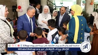 محافظ الإسماعيلية يحتفل بالعيد مع أبناء دار الرحمة لرعاية الفتيات والحضانة الإيوائية 