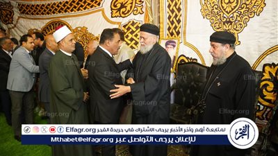 محافظ مطروح يعزي في الأنبا باخوميوس مطران البحيرة ومطروح