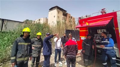 12 سيارة إسعاف للسيطرة علي حريق بشونة خلف بنك في المنصورة بالدقهلية...صور 