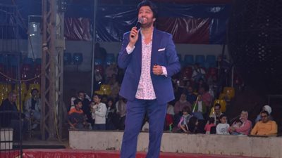 حفل آخر أيام عيد الفطر.. سامح يسري يتألق في حفل السيرك القومي في حفل كامل العدد