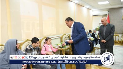 توافد ذوي الهمم وأسرهم لتقديم التهنئة لمحافظ مطروح