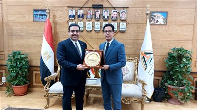 رئيس جامعة بنها يستقبل وزير التجارة العراقي