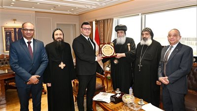 وزير الإسكان يستقبل ممثلي دير 