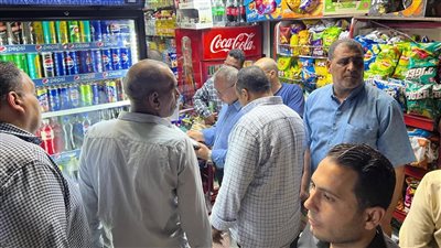 محلية قنا تواصل إزالة الإشغالات وفحص المحال والمقاهي غير المرخصة وإنارة الشوارع