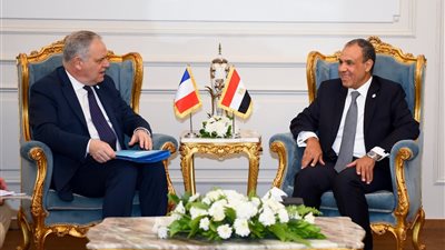 وزير الخارجية والهجرة يستقبل وزير الدولة بوزارة الداخلية الفرنسية على هامش المؤتمر الوزاري لعملية الخرطوم