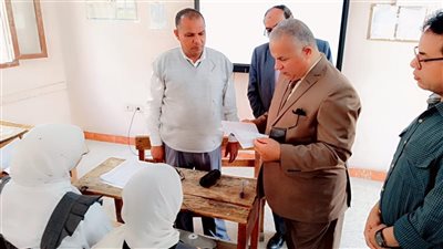 إحالة مدير ووكيل مدرسة 