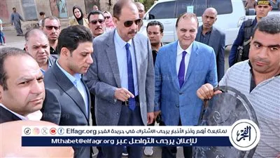 محافظ سوهاج يتفقد أعمال رصف وتطوير شارع 