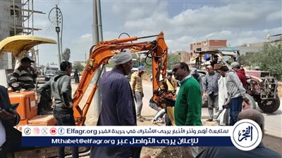 حفاظا علي الارواح.. تغيير خط كهرباء الجهد المتوسط الهوائى من على أسطح المنازل إلى أرضى بميت فارس في الدقهلية 