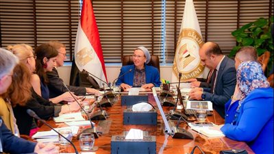 وزيرة البيئة تستعرض عدد من الفرص الاستثمارية الواعدة في مجال البيئة والمناخ