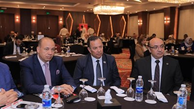 رئيس جامعة المنصورة يشارك في مؤتمر يستعرض أهم التجارب العالمية بمجال التعليم