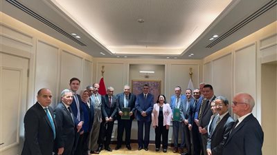 نائبة وزيرة التضامن تشهد توقيع عقود تجهيز 6 مراكز للأطراف الصناعية مع شركة ألمانية