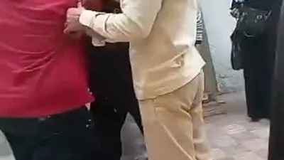 هدوس عليك بالجزمة..حقيقة تداول فيديو طبيب صيدلي فى التأمين الصحي مع مواطن بالمنوفية