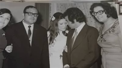 بهذه الطريقة.. شمس البارودي تستعيد ذكرياتها مع عائلتها في عقد قرانها على حسن يوسف