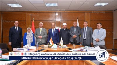 رئيس جامعة أسيوط يترأس اجتماع لجنة القيادات لاختيار مدير عام الصناديق الخاصة بالجامعة 