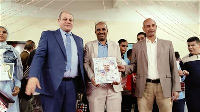 تعليم قنا: تكريم فريق إذاعة 