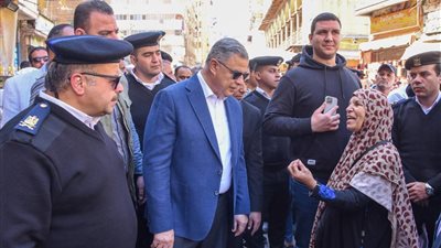 استمرار حملات محافظ الإسكندرية بجولات تفقدية بحي الجمرك 
