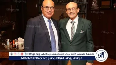 أساتذة كلية الآداب قسم دراما ونقد يشاهدون 